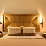 Vrachos Mykonos فندق 3*