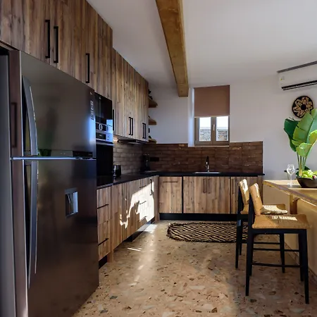 מלון Vrachos Mykonos