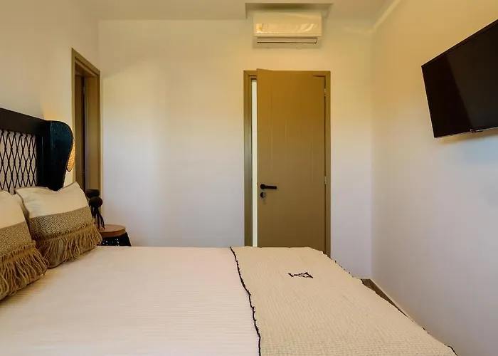 Hotel Vrachos Mykonos 3*