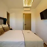 호텔 Vrachos Mykonos 3*